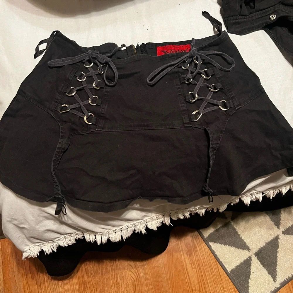 Tripp NYC Black Mini with D ring corset, detachable rings for corset. Goth RARE - Picture 3 of 8